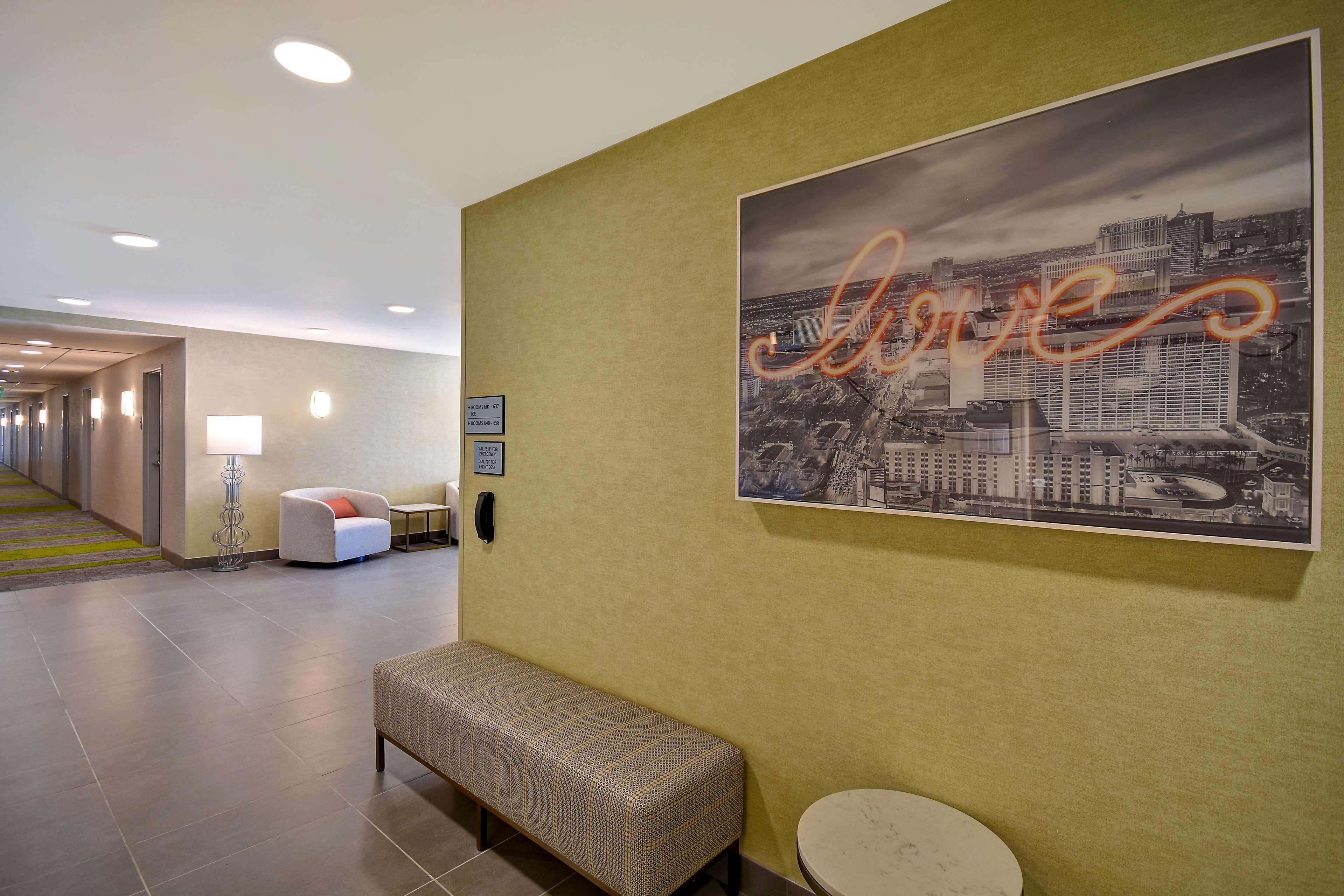 Hampton Inn&Suites Las Vegas Convention Center Extérieur photo