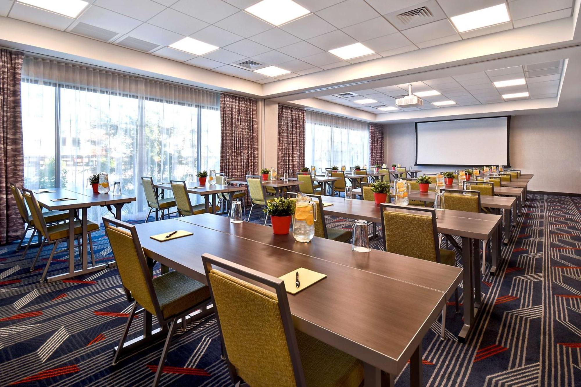 Hampton Inn&Suites Las Vegas Convention Center Extérieur photo