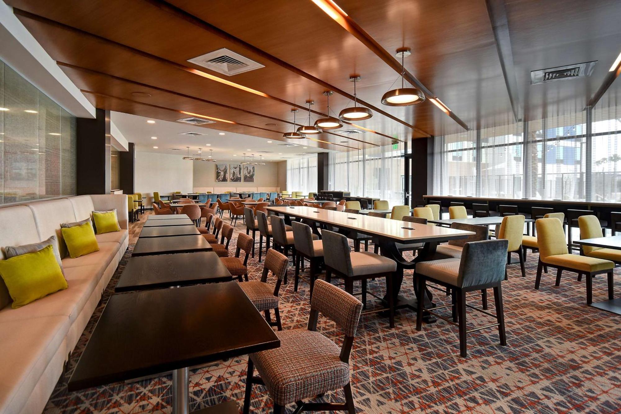 Hampton Inn&Suites Las Vegas Convention Center Extérieur photo